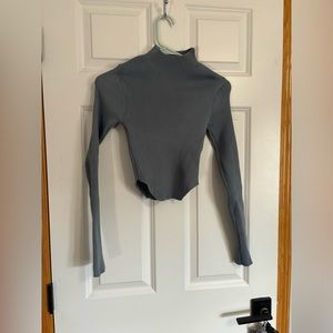 Cropped turtle neck blue sweater